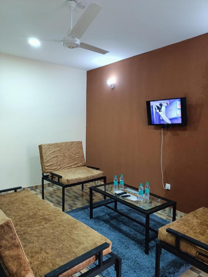 1 Bedroom Fully Furnished Luxurious Apartment Voi Town Екстериор снимка
