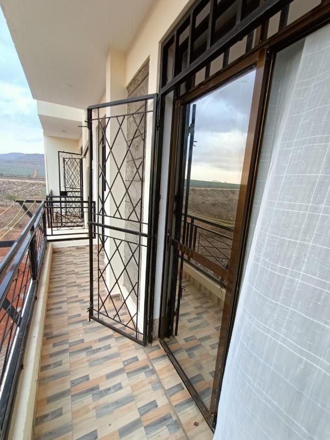 1 Bedroom Fully Furnished Luxurious Apartment Voi Town Екстериор снимка