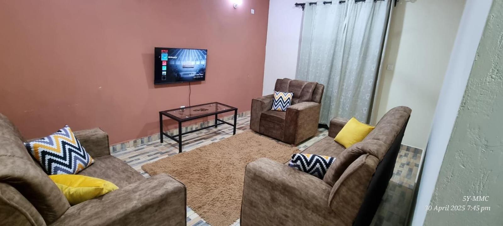 1 Bedroom Fully Furnished Luxurious Apartment Voi Town Екстериор снимка